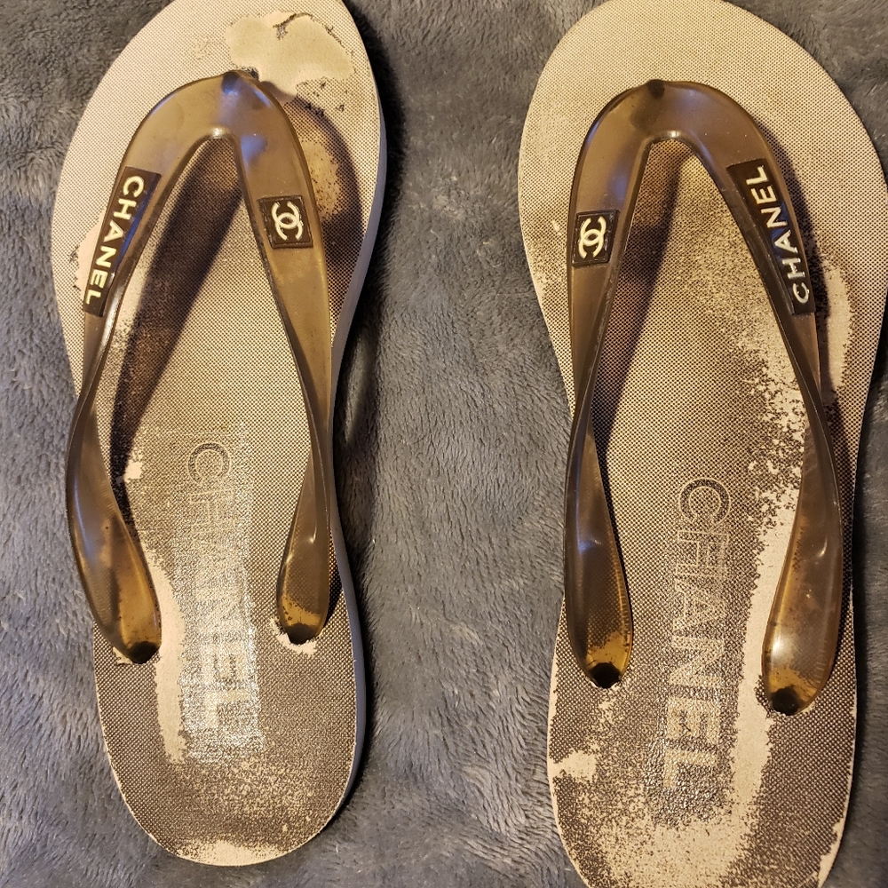 Chanel flip flops tinted brown